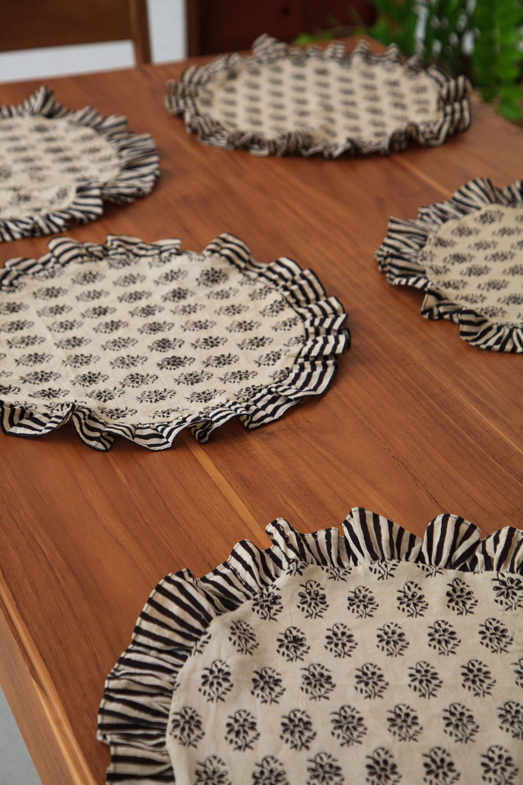 Noor Ruffle Placemat