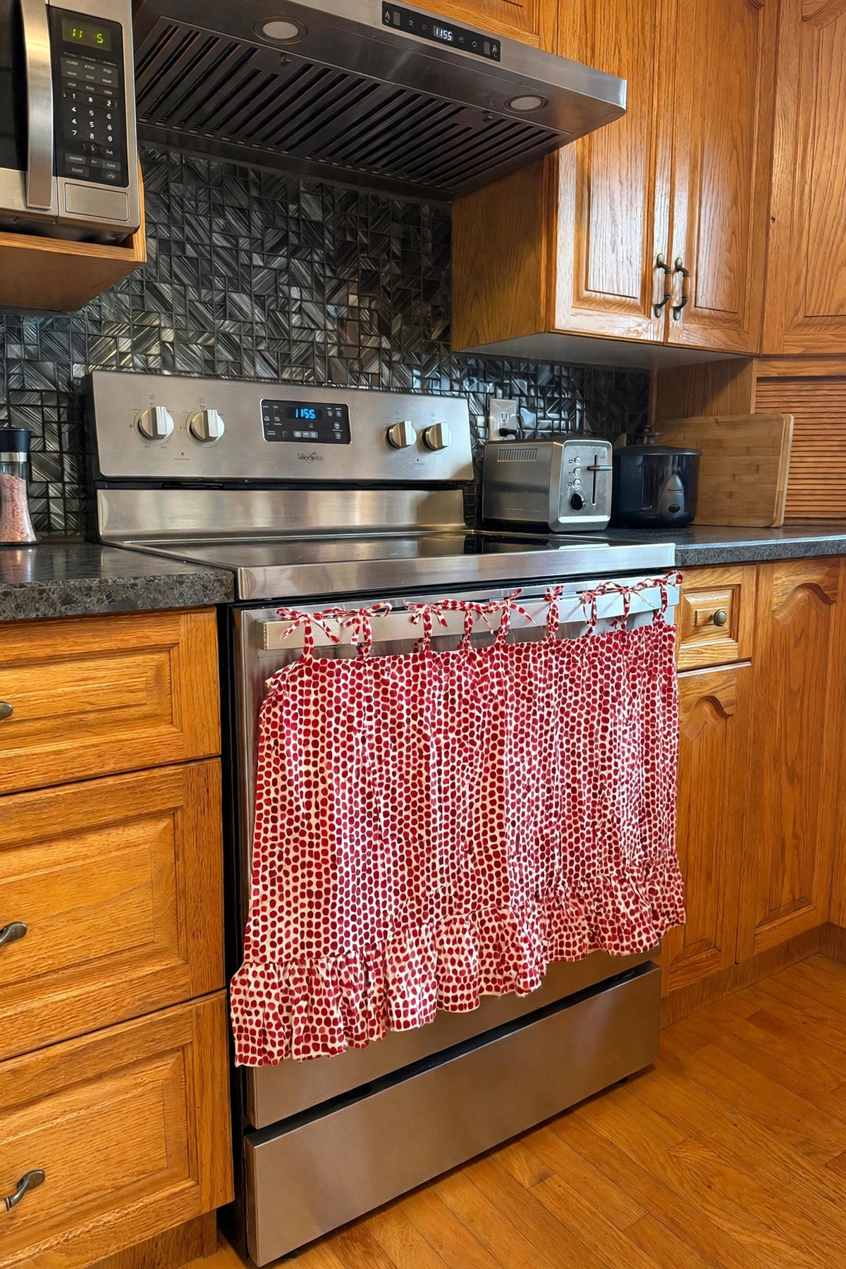 Holly Dots Oven Skirt